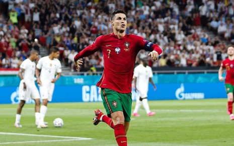 Imagem de Cristiano Ronaldo durante jogo de Portugal