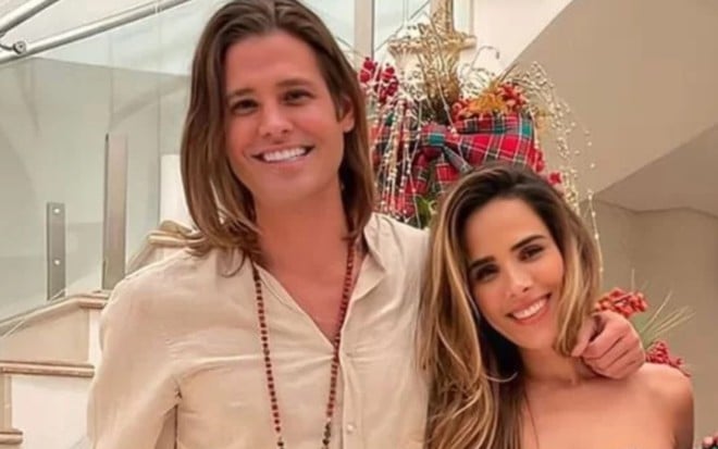 Dado Dolabella e Wanessa Camargo estão abraçados e sorridentes