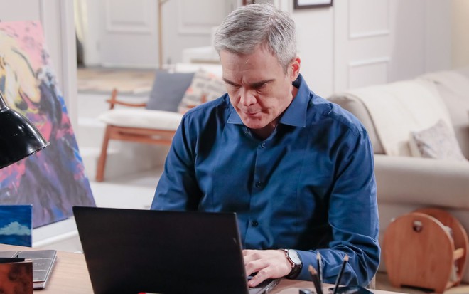 Dalton Vigh como Otto em cena da novela Poliana Moça