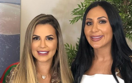 Deolane e Dayane Bezerra estão abraçadas e sorridentes