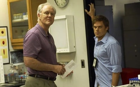 John Lithgow e Michael C. Hall em cena da quarta temporada de Dexter