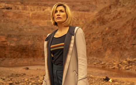 Jodie Whittaker em cena da 13ª temporada de Doctor Who