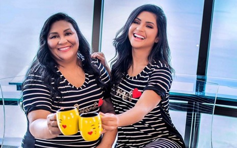 Doralice dos Santos e Mileide Mihaile em publicidade para o Instagram em maio de 2021
