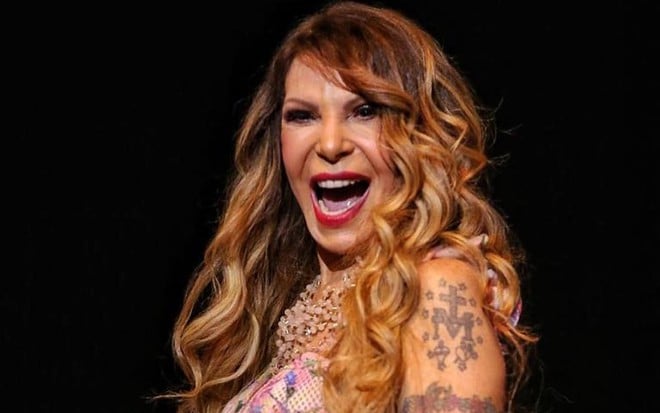 Foto de Elba Ramalho sorrindo