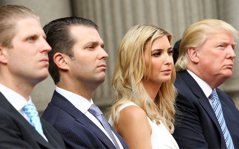 Imagem de Eric, Junior, Ivanka e Donald Trump