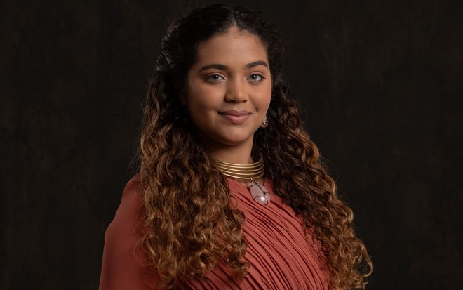 A atriz Esther Oliveira caracterizada como Tamar, sua personagem na novela Reis, da Record