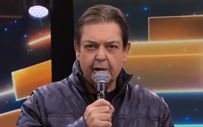 Faustão durante apresentação de seu programa na Band