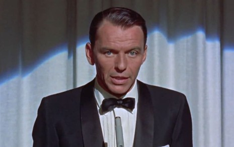Frank Sinatra em cena do filme Meus Dois Carinhos