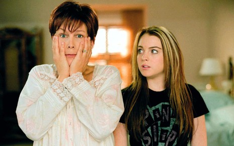 Jamie Lee Curtis e Lindsay Lohan em cena de Sexta-Feira Muito Louca