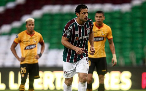 Fred, jogador do Fluminense em preparação para cobrar um pênalti durante partida pela Libertadores 2021