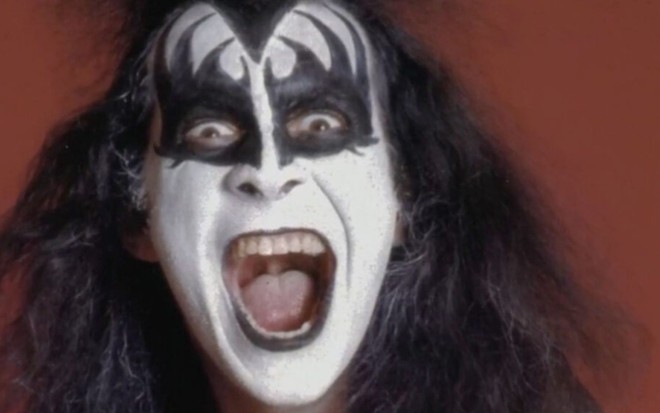 Gene Simmons, do Kiss, em material de divulgação de Kisstory, do A&E