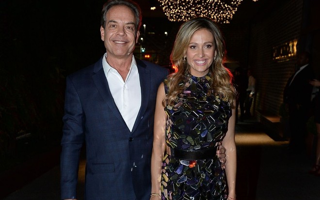 Gilberto Zaborowsky e Luisa Mell no Villaggio JK Eventos, em São Paulo, em novembro de  2019