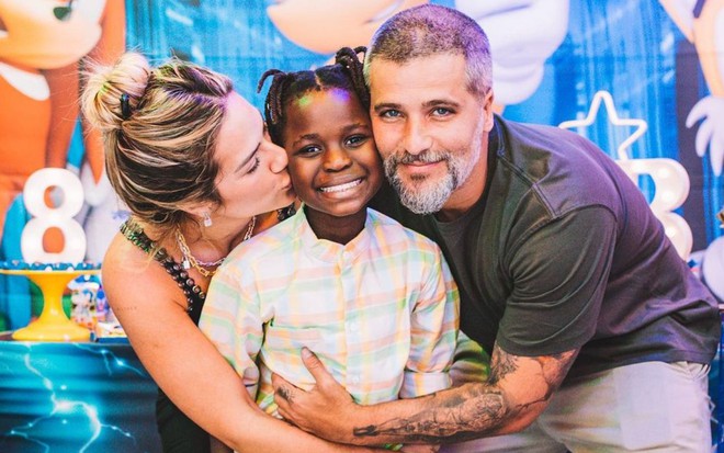 Imagem de Giovanna Ewbank, Bless e Bruno Gagliasso, da esquerda para a direita