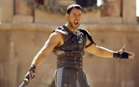 Russell Crowe em cena de Gladiador (2000)