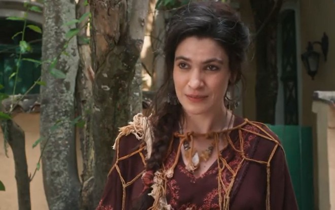 Lyra (Maria Manoella) em cena de Além da Ilusão, novela das seis da Globo