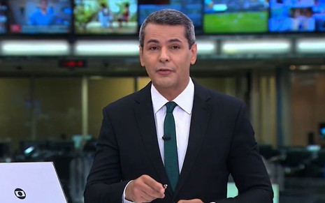 Fábio William comandou o Jornal Hoje, da Globo, neste sábado (8)