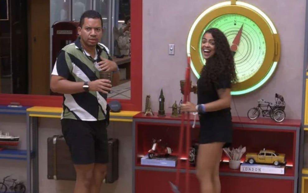 Foto de Bruno Nogueira e Paula Freitas no BBB 23