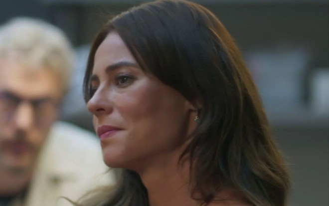 Paolla Oliveira em cena de Cara e Coragem: atriz está caracterizada como Pat