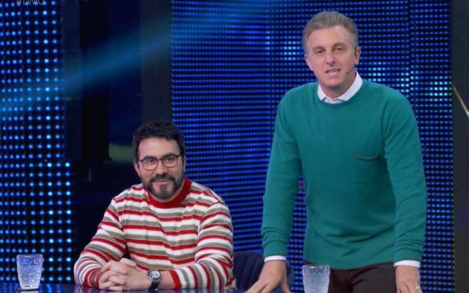 Padre Fábio de Melo e Luciano Huck no Domingo