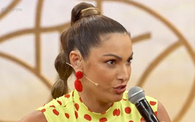 Patrícia Poeta no comando do Encontro, que voltou após jogos da Copa do Mundo