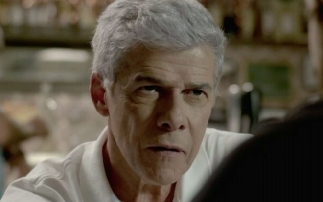 O ator José Mayer caracterizado como o personagem Cláudio na novela Império, da Globo