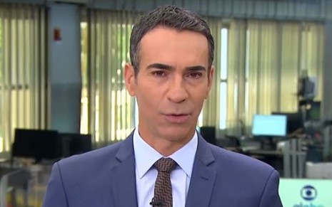 O jornalista e apresentador César Tralli no Jornal Hoje de terça-feira (2), na Globo