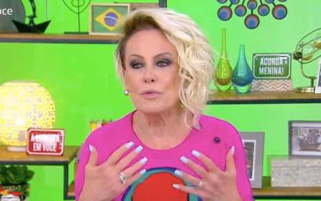 A apresentadora Ana Maria Braga no Mais Você desta segunda-feira (6) na Globo