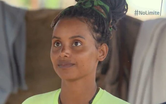 A participante do No Limite Gleici Damasceno no reality da Globo na edição exibida na terça-feira (15)