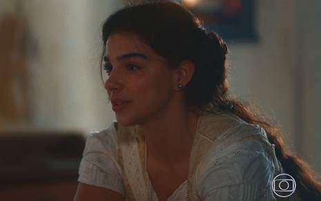 Gabriela Medvedovski grava cena chorando, como Pilar em Nos Tempos do Imperador, da Globo