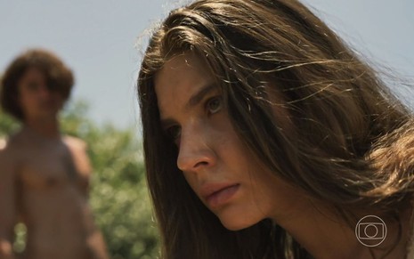 Juma (Alanis Guillen) tem expressão de raiva em cena de Pantanal, novela das nove da Globo