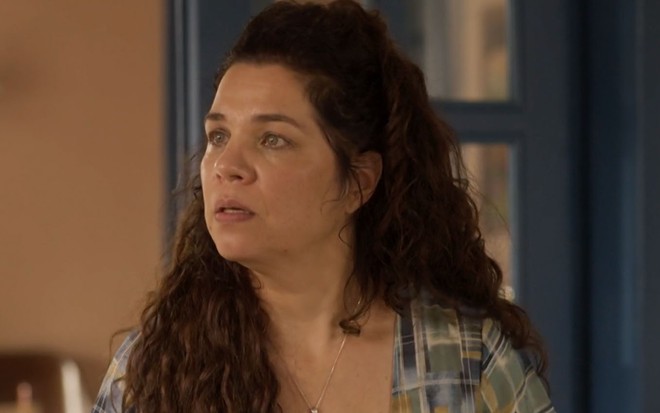 A atriz Isabel Teixeira caracterizada como a Maria Bruaca em cena de Pantanal
