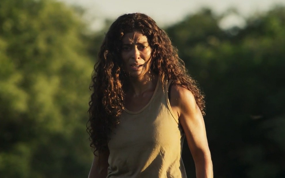 Maria Marruá (Juliana Paes) com expressão de sofrimento em cena de Pantana
