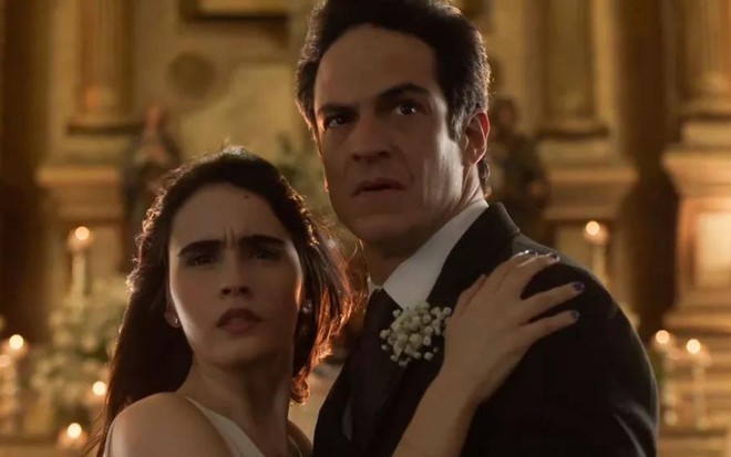 Valentina Herszage e Mateus Solano em cena de Quanto Mais Vida, Melhor!