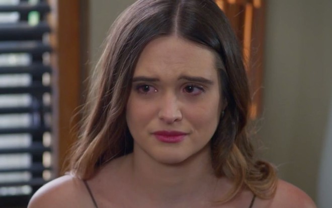 A personagem Luna/Fiona (Juliana Paiva) em cena da novela Salve-se Quem Puder, da Globo