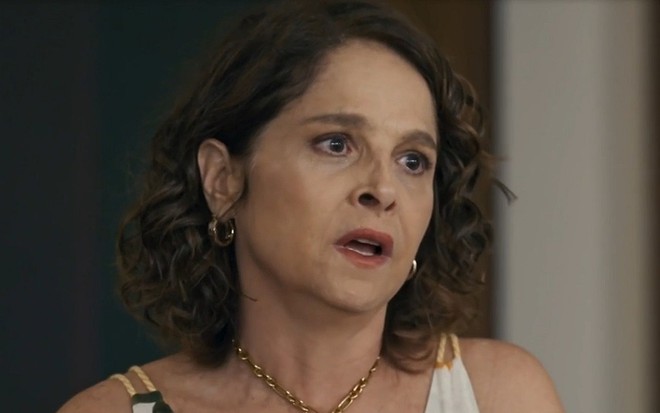 Núbia (Drica Moraes) em cena de Travessia