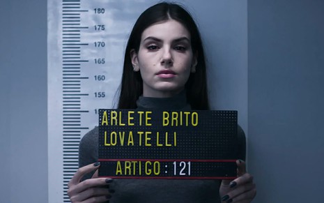 Camila Queiroz grava cena como Angel em Verdades Secretas 2