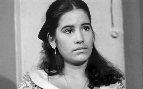 Gloria Pires em foto preto e branco da novela Cabocla (1979)