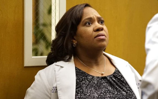 Chandra Wilson em cena de Grey's Anatomy
