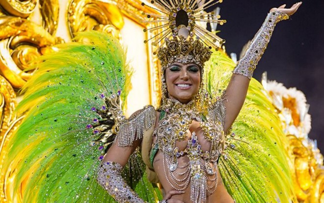 Hariany Almeida desfila na escola de samba Imperatriz Leopoldinense, no Carnaval do Rio de Janeiro