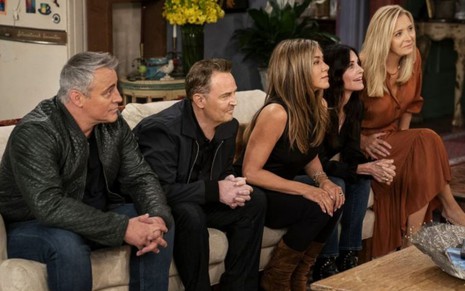 Matt LeBlanc, Matthew Perry, Jennifer Aniston, Courteney Cox e Lisa Kudrow em cena do especial de Friends