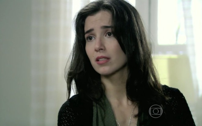 A atriz Marjorie Estiano com expressão de desprezo em cena da novela Império