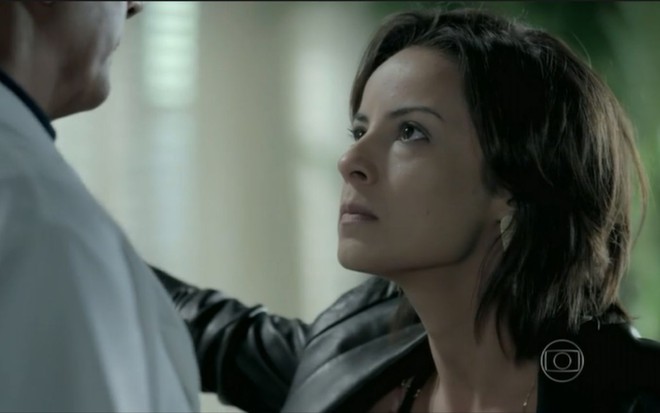 Maria Clara (Andréia Horta) discute com Patrício (Hugo Esteves) na sua sala em cena de Império