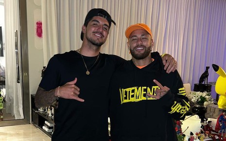 Gabriel Medina e Neymar Jr. estão abraçados em foto do Instagram