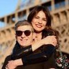Foto de Sergio Di Vicentin e Luciana Gimenez abraçados em parque da Disney em foto publicada no Instagram