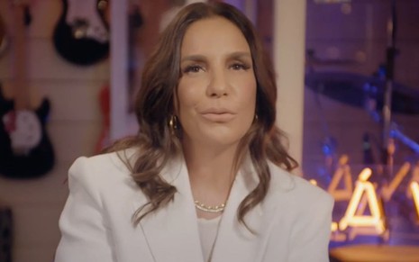 Ivete Sangalo em entrevista ao Conversa com Bial, da Globo, em fevereiro