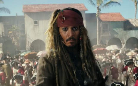Johnny Depp em cena de Piratas do Caribe: A Vingança de Salazar (2017)