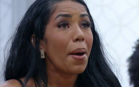 Janielle Nogueira chora ao ser eliminada de A Grande Conquista