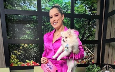Jaquelline Cruz e o cachorro Lion