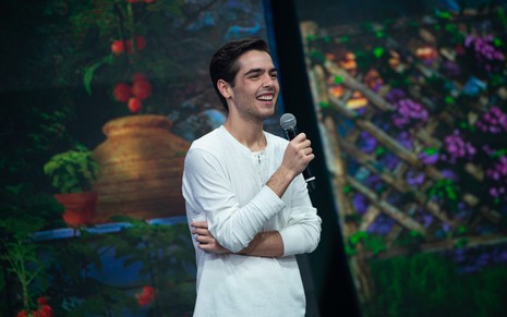 João Guilherme Silva, filho de Faustão, no palco da Band