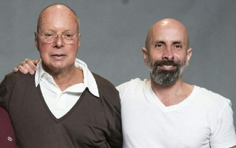 Gilberto Braga e João Ximenes Braga posam para foto de divulgação da Globo